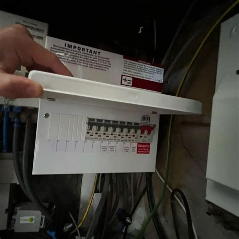 electricity gone off but fuse box not tripped|fuse box tripping off.